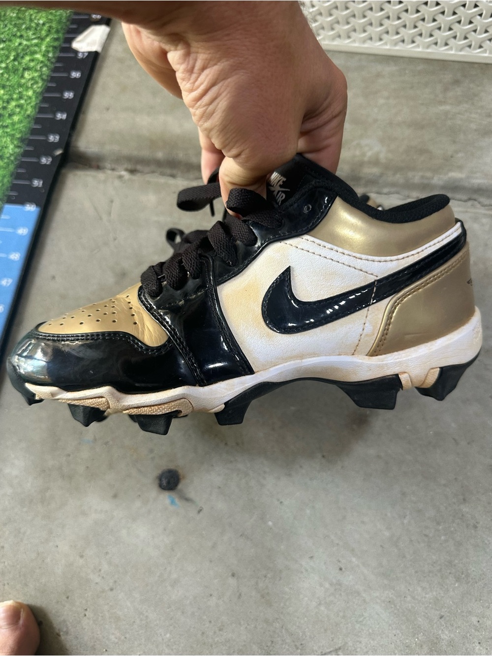 Nike Air Jordan Black and Gold Low Top Baseball Cleats Multisport - Picture 2 of 5